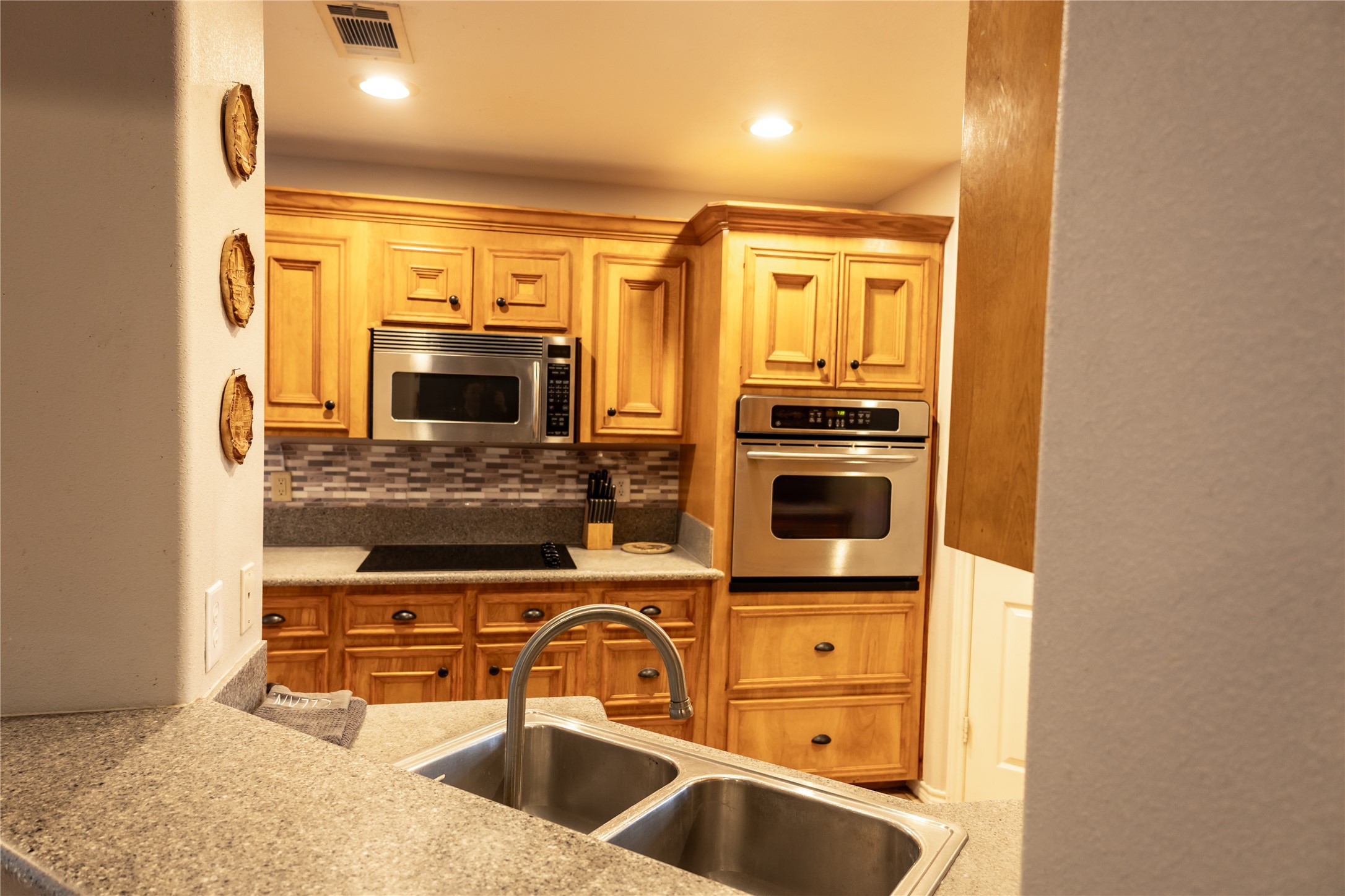 15913 Enloe Street Splendora, TX 77372 - Photo 7 of 36