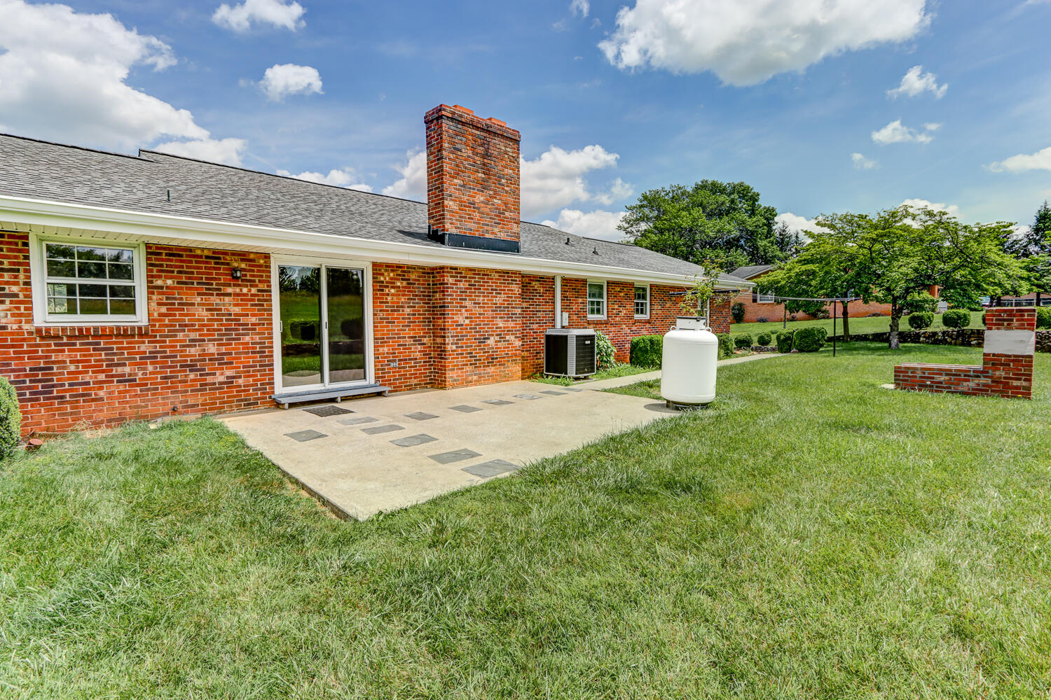 2231 Hardy Road Vinton, VA 24179 - Photo 28 of 40 a front view of a house with garden