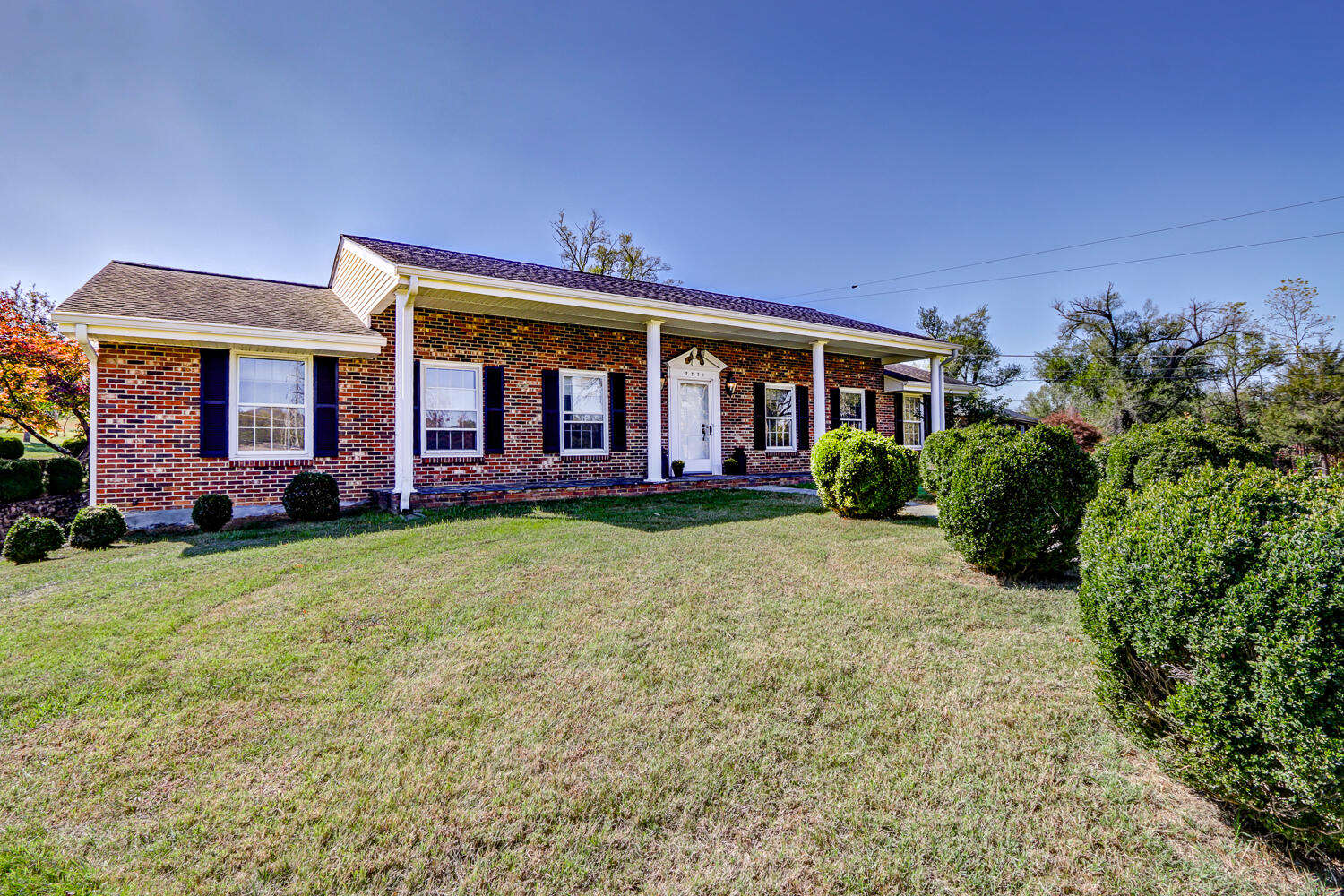 2231 Hardy Road Vinton, VA 24179 - Photo 3 of 40 front view of a house with a big yard