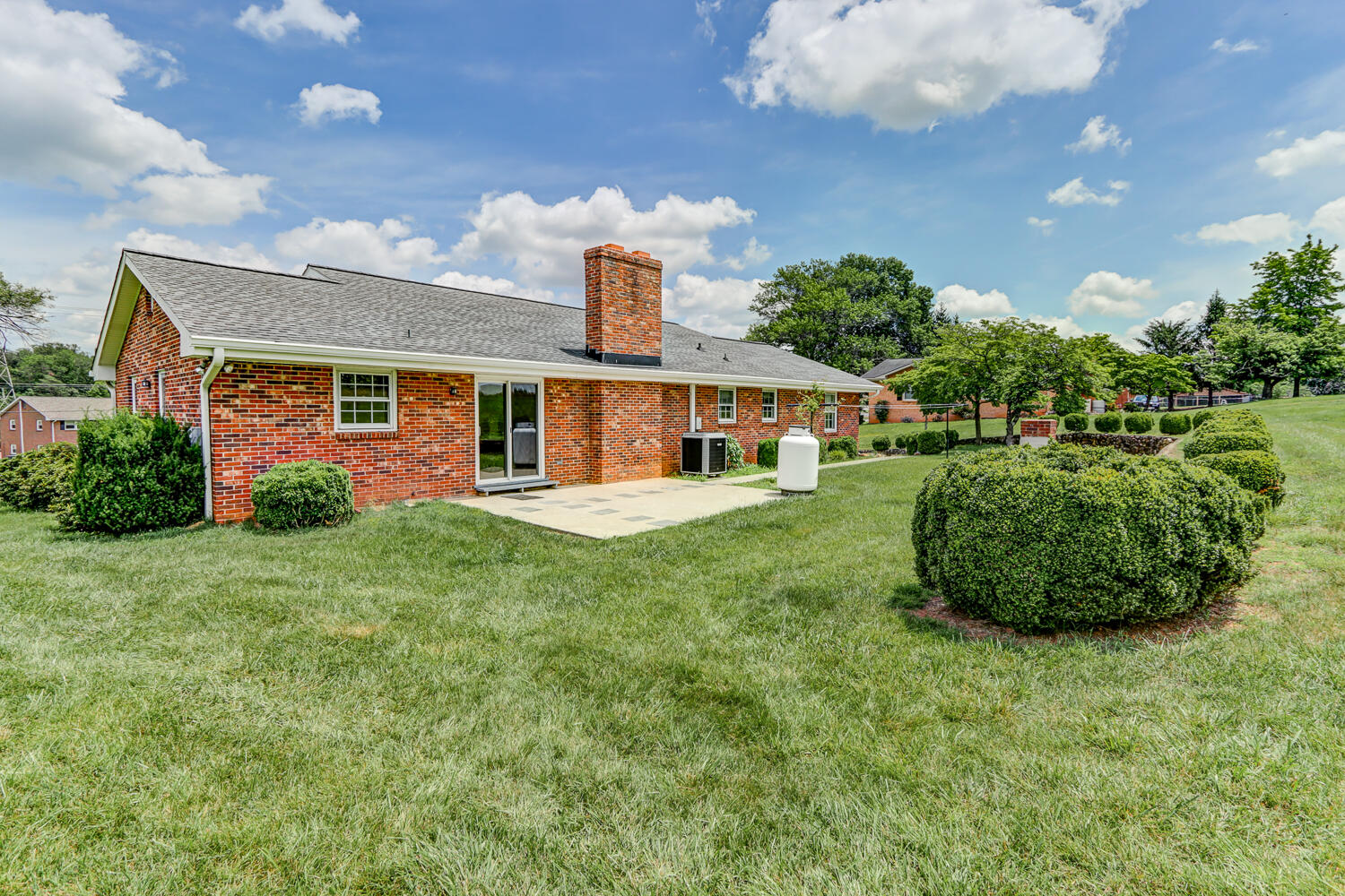 2231 Hardy Road Vinton, VA 24179 - Photo 35 of 40 a front view of a house with garden