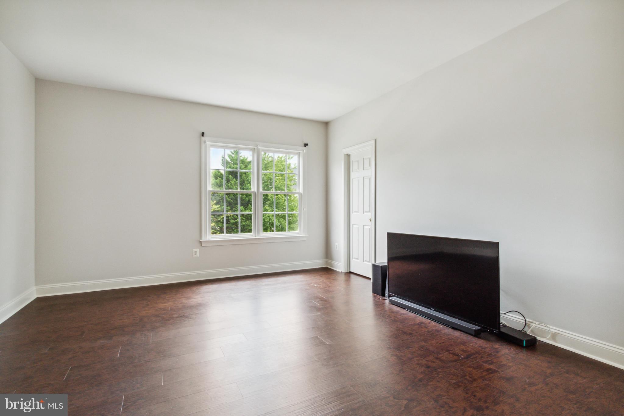 16000 Tryon Way Gainesville, VA 20155 - Photo 60 of 126 Walk-in Closet