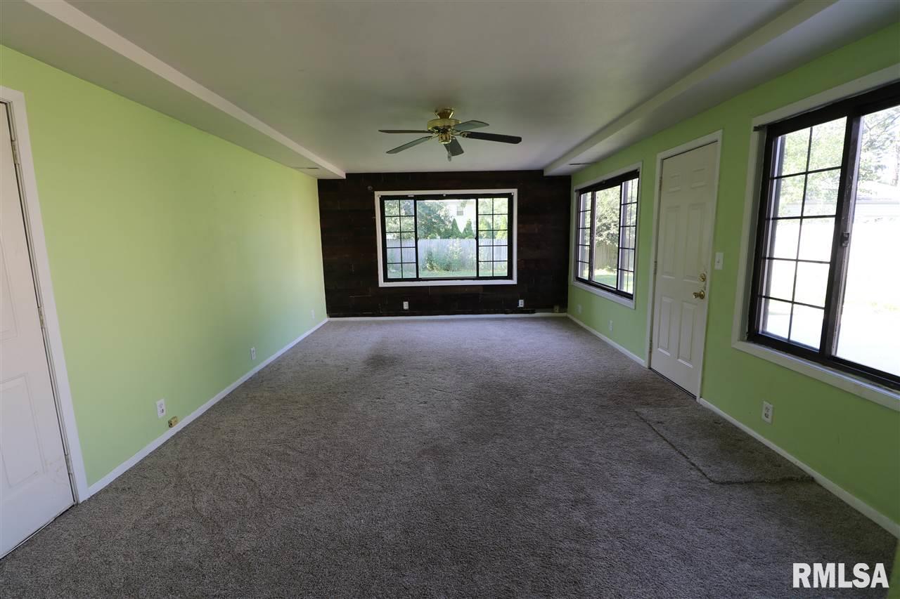 1108 West Ridge Road Peoria, IL 61614 - Photo 6 of 16 Gallery Image 6
