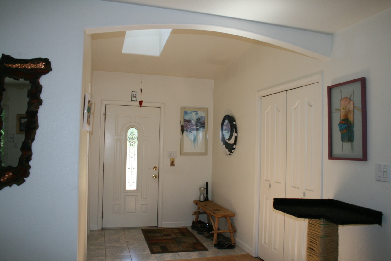 10828 Beaver Road Oak Run, CA 96069 - Photo 19 of 39 entry way