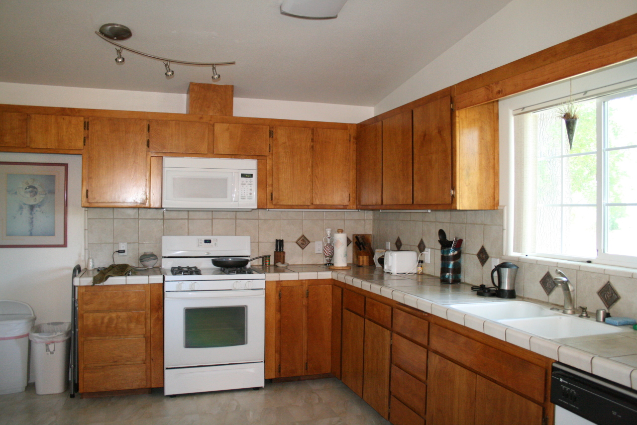 10828 Beaver Road Oak Run, CA 96069 - Photo 22 of 39 kitchen