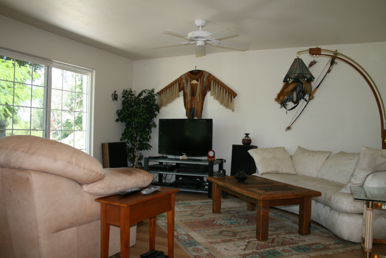 10828 Beaver Road Oak Run, CA 96069 - Photo 24 of 39 family room/living room