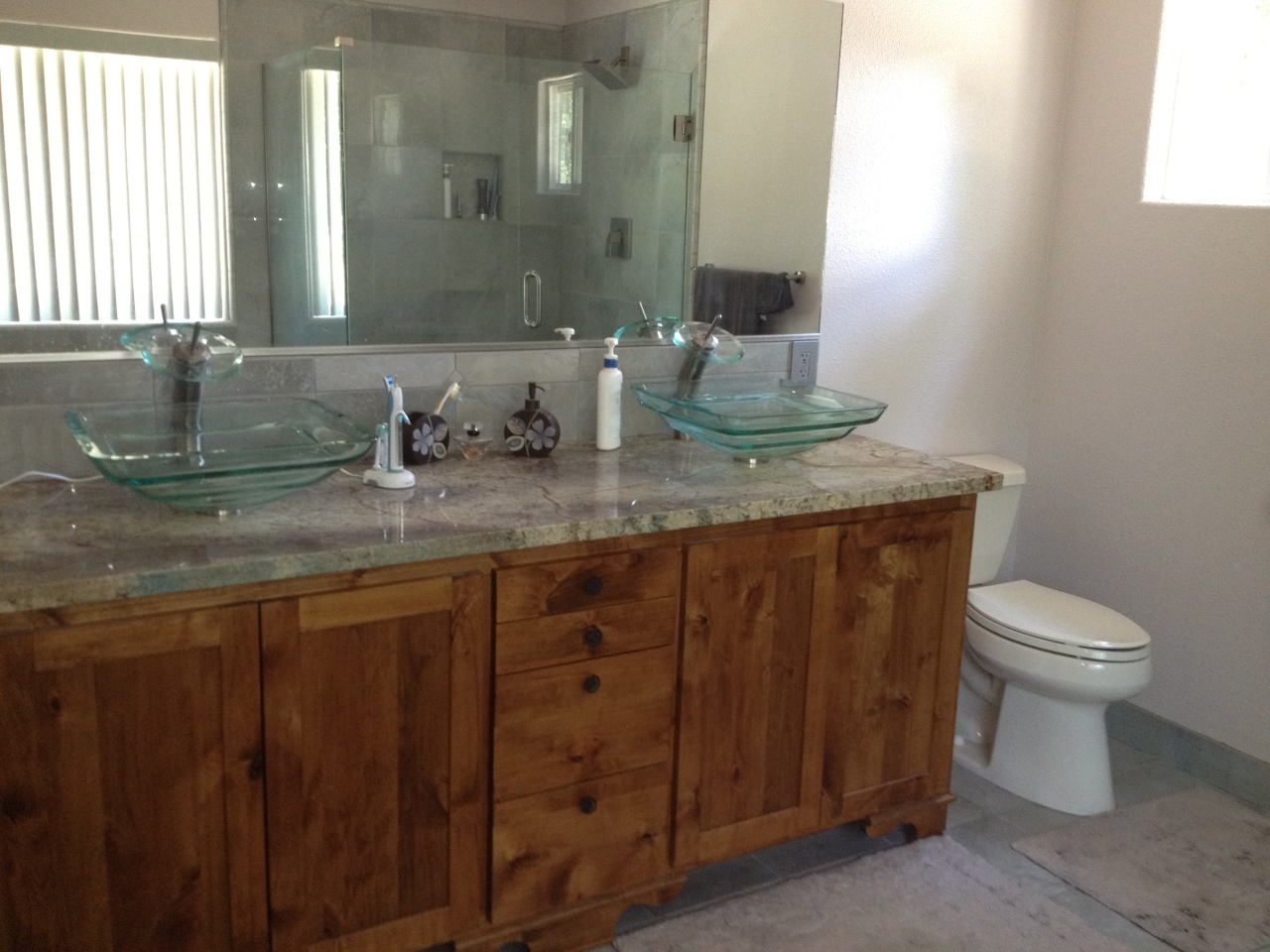 10828 Beaver Road Oak Run, CA 96069 - Photo 26 of 39 master vanity
