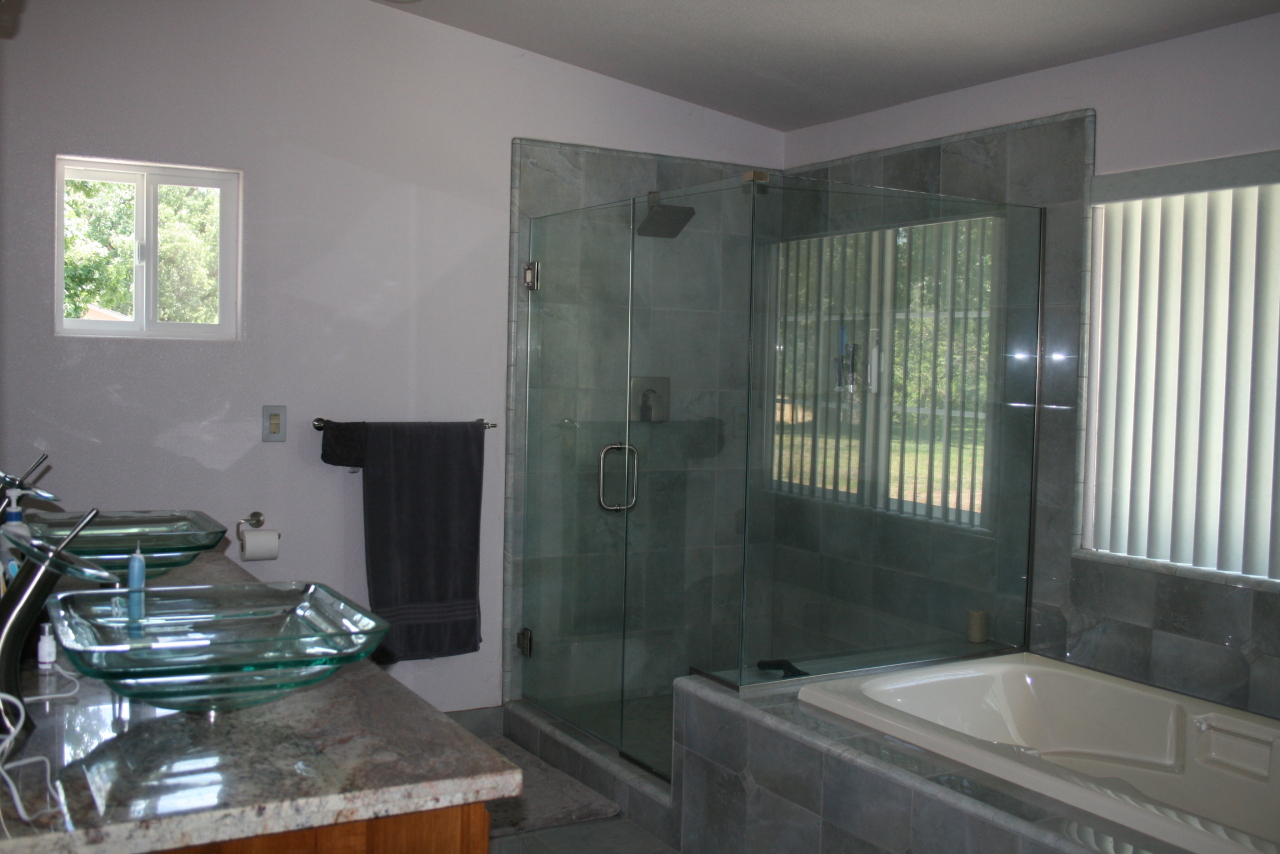 10828 Beaver Road Oak Run, CA 96069 - Photo 28 of 39 master bath