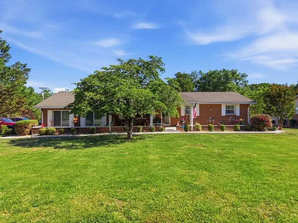 $398,500 | 418 Kenway Street, Cookeville, TN 38501