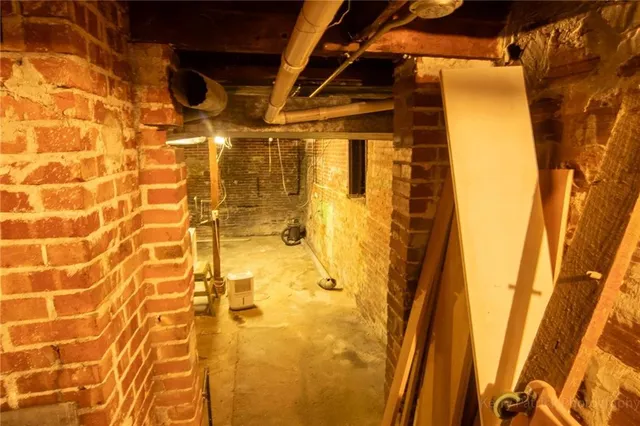 $88,400 | 1015 Corby Street, St. Joseph, MO 64501