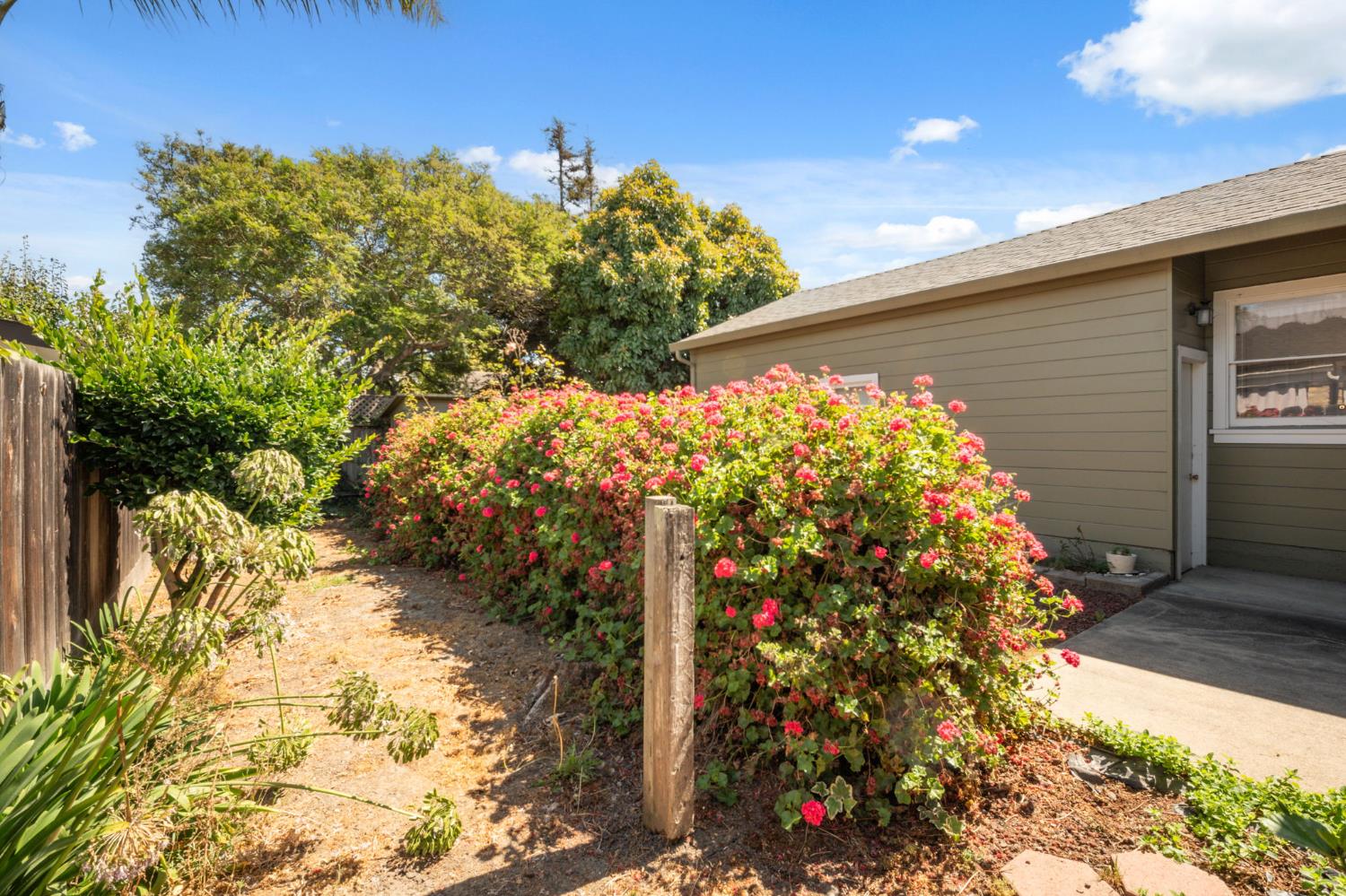 929 Capistrano Drive Salinas, CA 93901 - Photo 25 of 38