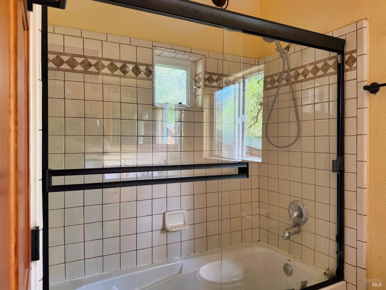 2501 Main Ranch Road Redwood Valley, CA 95470 - Photo 9 of 57 a bathroom with a shower