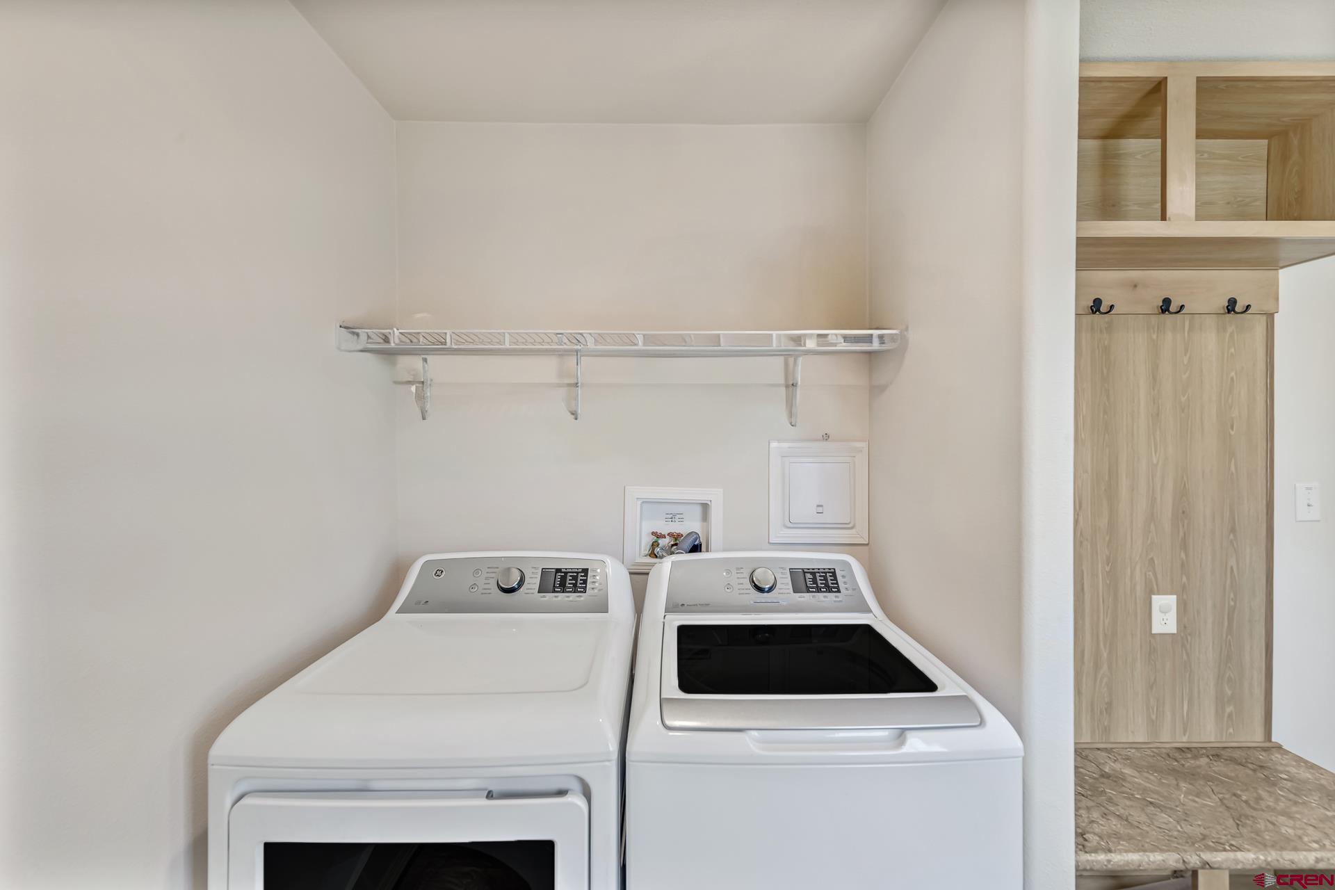 901 6530 Road, Unit 3007 Montrose, CO 81401 - Photo 29 of 33 a utility room with dryer and washer