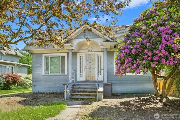 $890,000 | 2916 18th Avenue South, Seattle, WA 98144