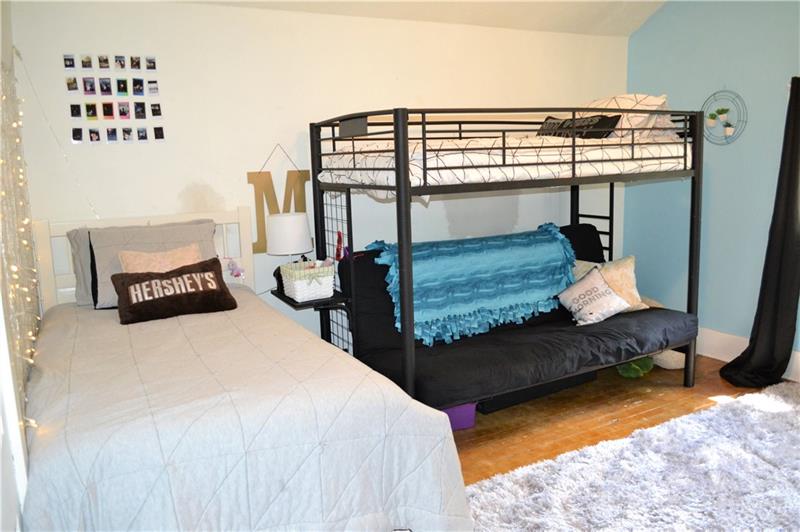 408 Cascade Road Pittsburgh, PA 15221 - Photo 21 of 25 THIRD BEDROOM/2nd floor