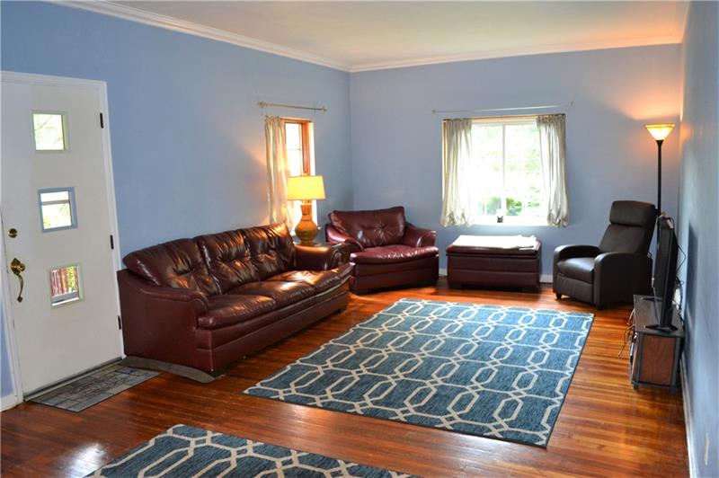 408 Cascade Road Pittsburgh, PA 15221 - Photo 8 of 25 LIVING ROOM-Measures an expansive 31x13! So many possibilities!