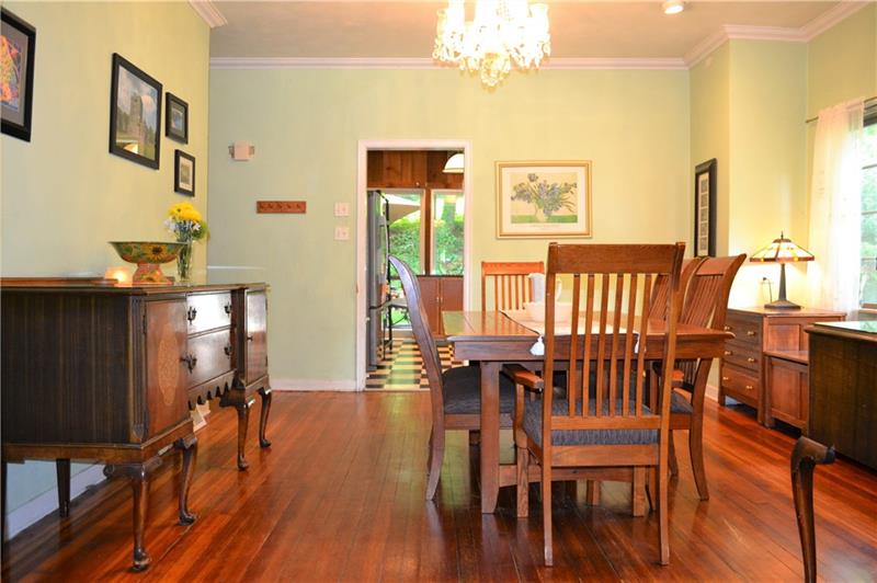 408 Cascade Road Pittsburgh, PA 15221 - Photo 10 of 25 DINING ROOM