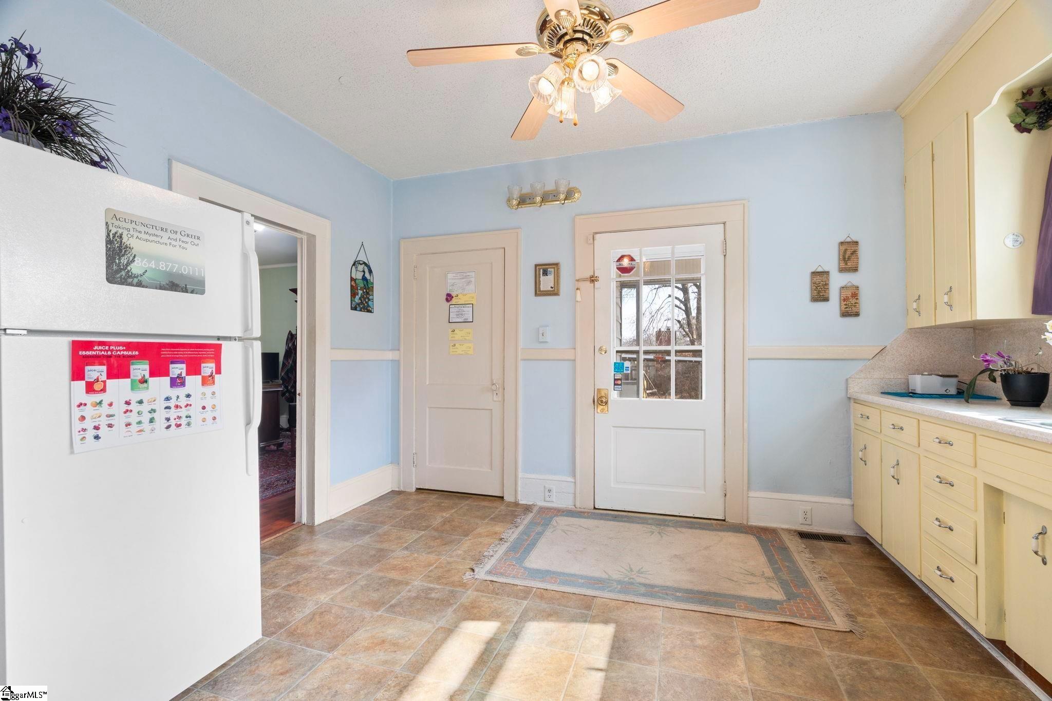 106 Memorial Drive Greer, SC 29650 - Photo 13 of 33