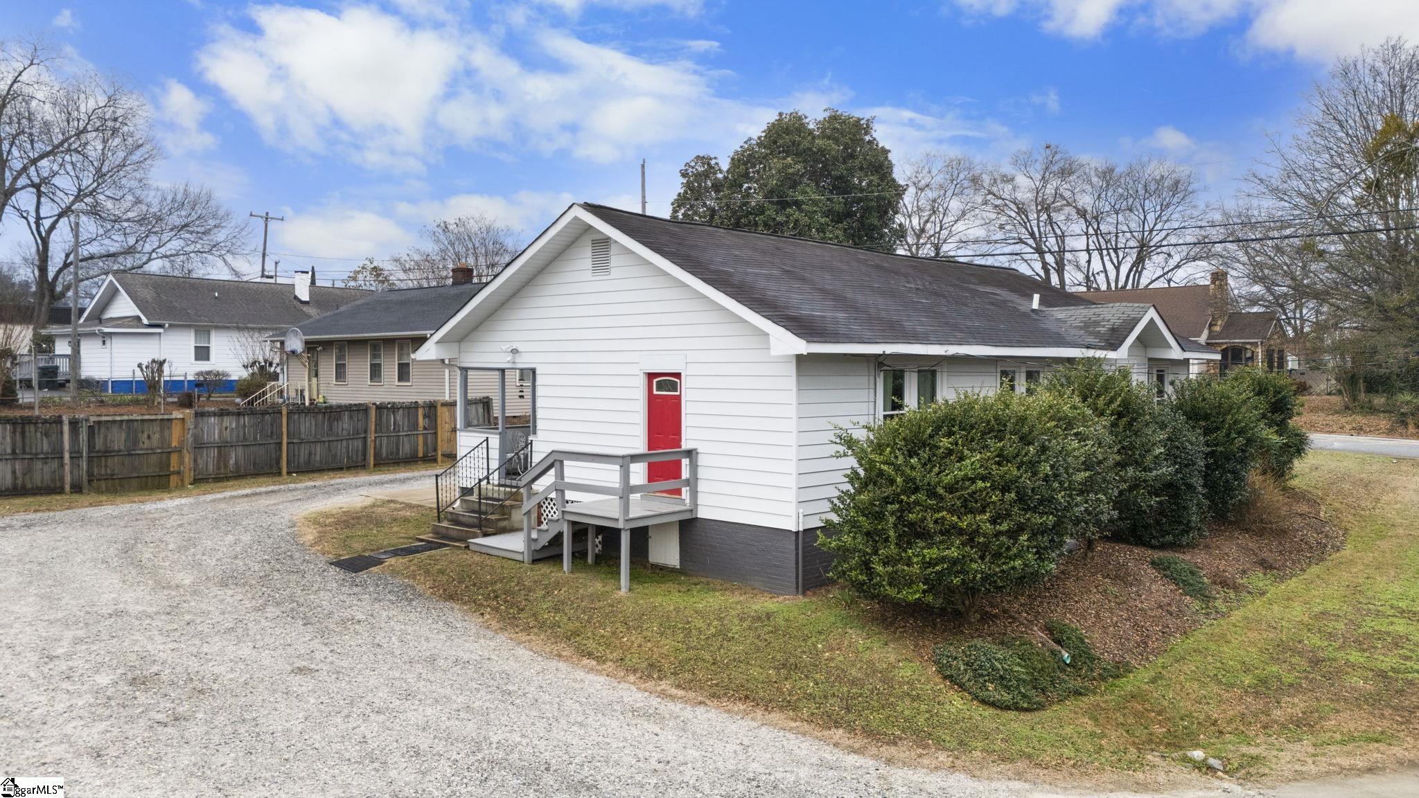 106 Memorial Drive Greer, SC 29650 - Photo 29 of 33