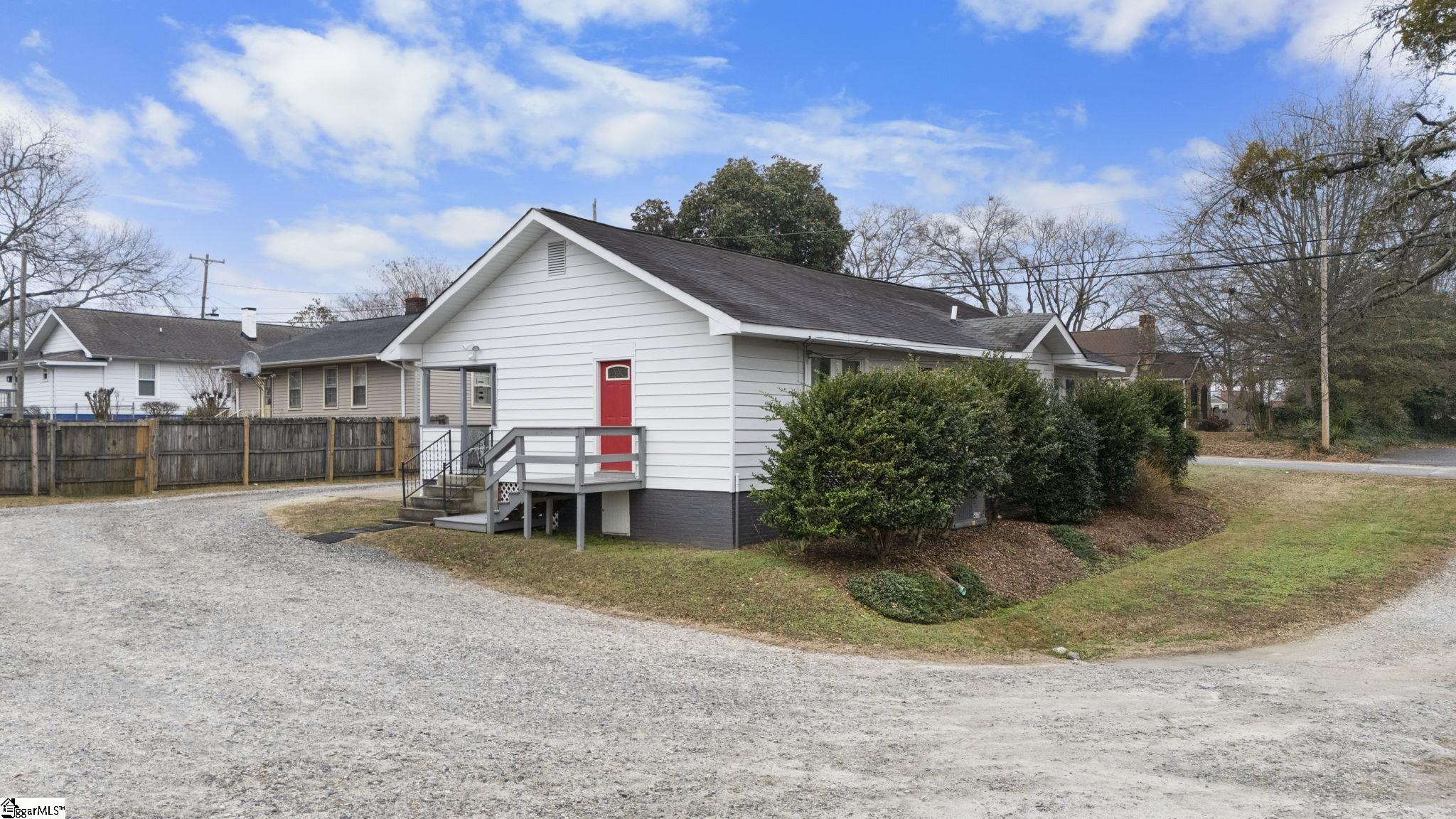 106 Memorial Drive Greer, SC 29650 - Photo 30 of 33