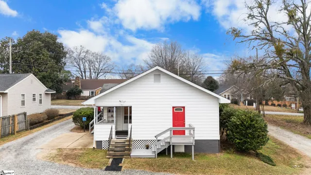 $475,000 | 106 Memorial Drive, Greer, SC 29650