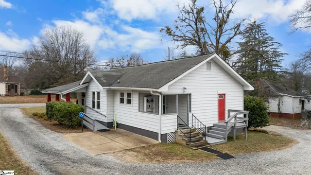 $475,000 | 106 Memorial Drive, Greer, SC 29650