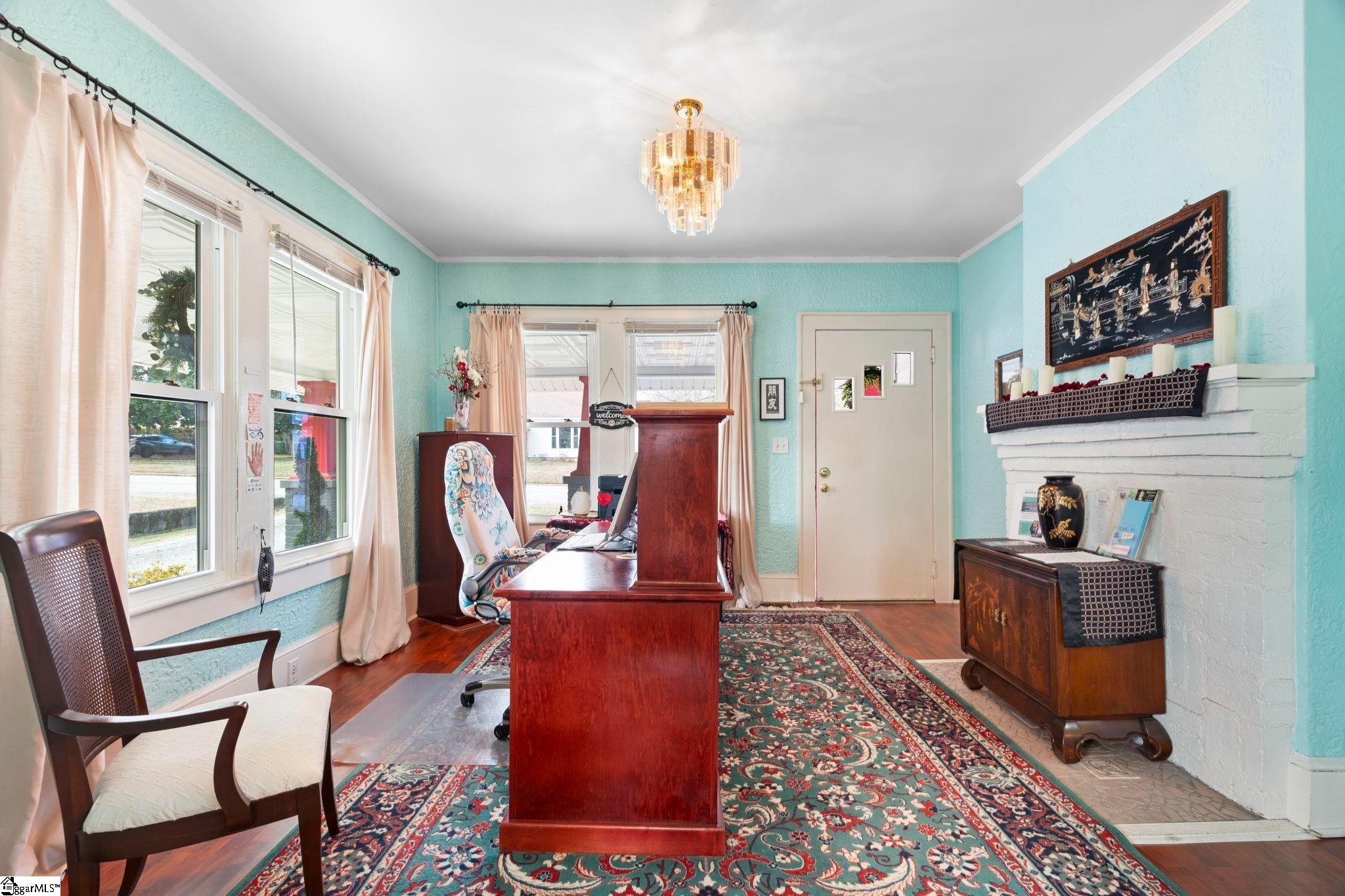 106 Memorial Drive Greer, SC 29650 - Photo 5 of 33