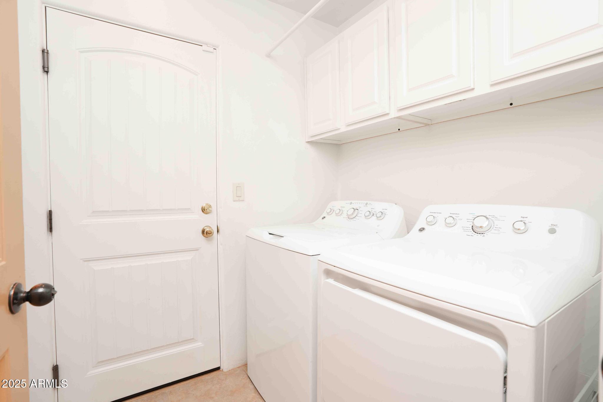 5775 North Kramer Drive Rimrock, AZ 86335 - Photo 23 of 33 a utility room with dryer and washer