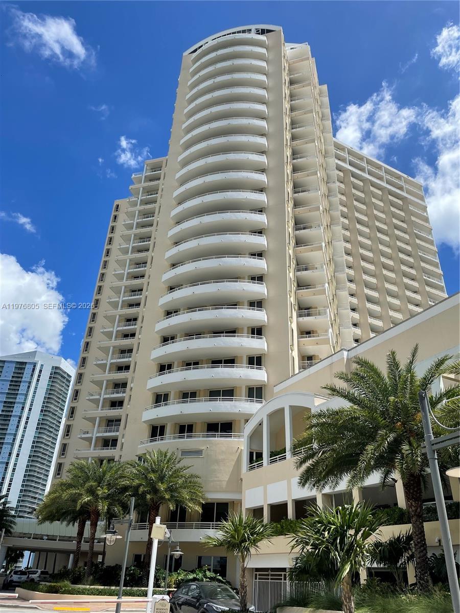 888 Brickell Key Drive, Unit 804 Miami, FL 33131 - Photo 3 of 16