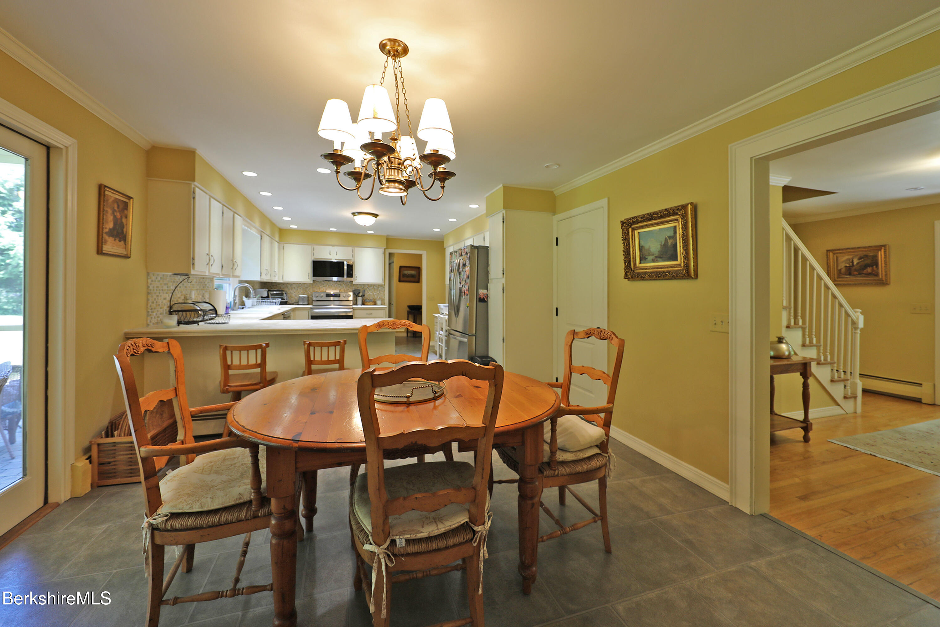 576 Holmes Road Pittsfield, MA 01201 - Photo 10 of 55 EAT IN KITCHEN