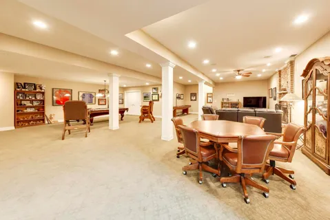$1,100,000 | 31 Prairie Lane, Wayne, IL 60184