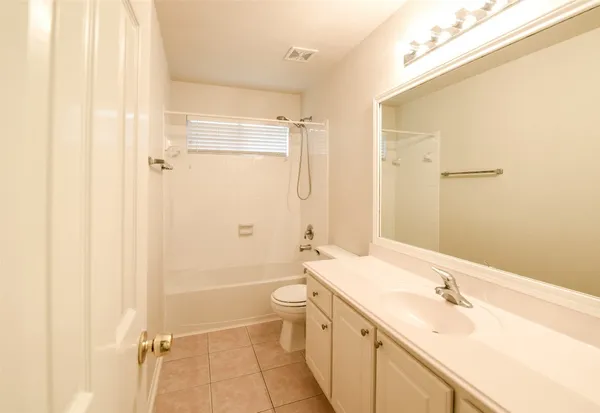 $2,550 | 22 East Hobbit Glen Drive, Conroe, TX 77384