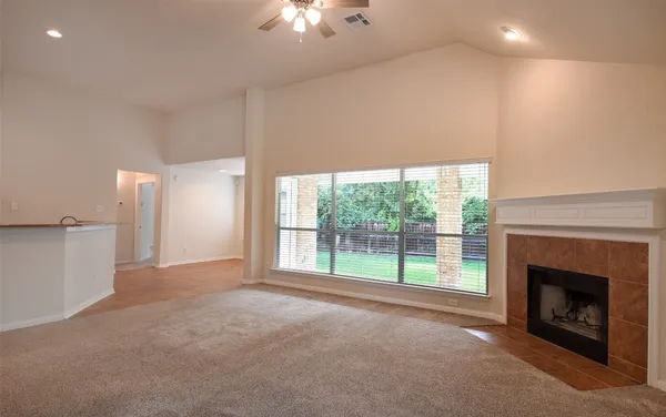 $2,550 | 22 East Hobbit Glen Drive, Conroe, TX 77384