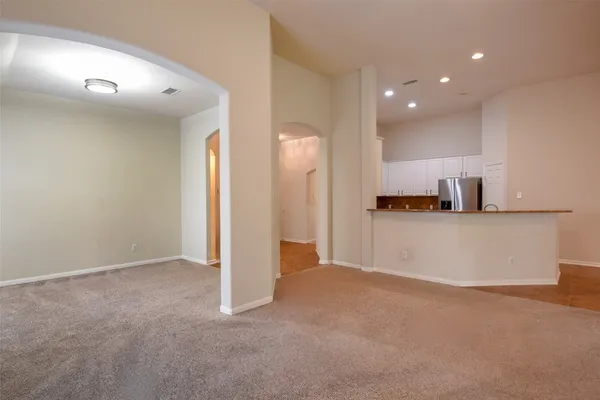 $2,550 | 22 East Hobbit Glen Drive, Conroe, TX 77384