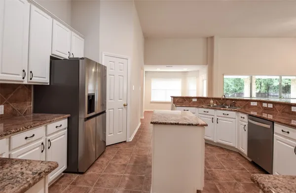 $2,550 | 22 East Hobbit Glen Drive, Conroe, TX 77384