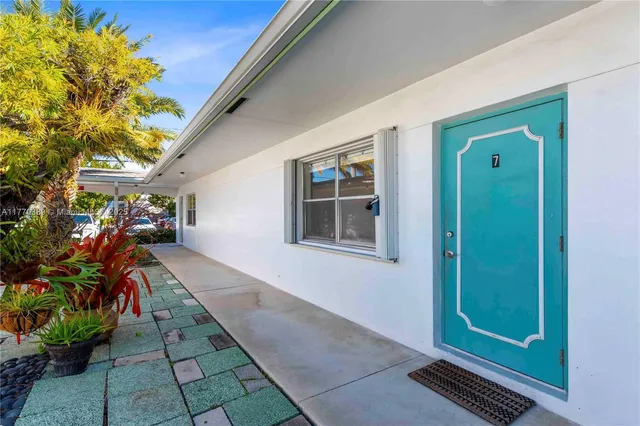 $1,700 | 3240 Northeast 16th Street, Unit 7, Pompano Beach, FL 33062