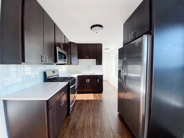 $2,000 | 2959 North Hamlin Avenue, Unit 3A, Chicago, IL 60618