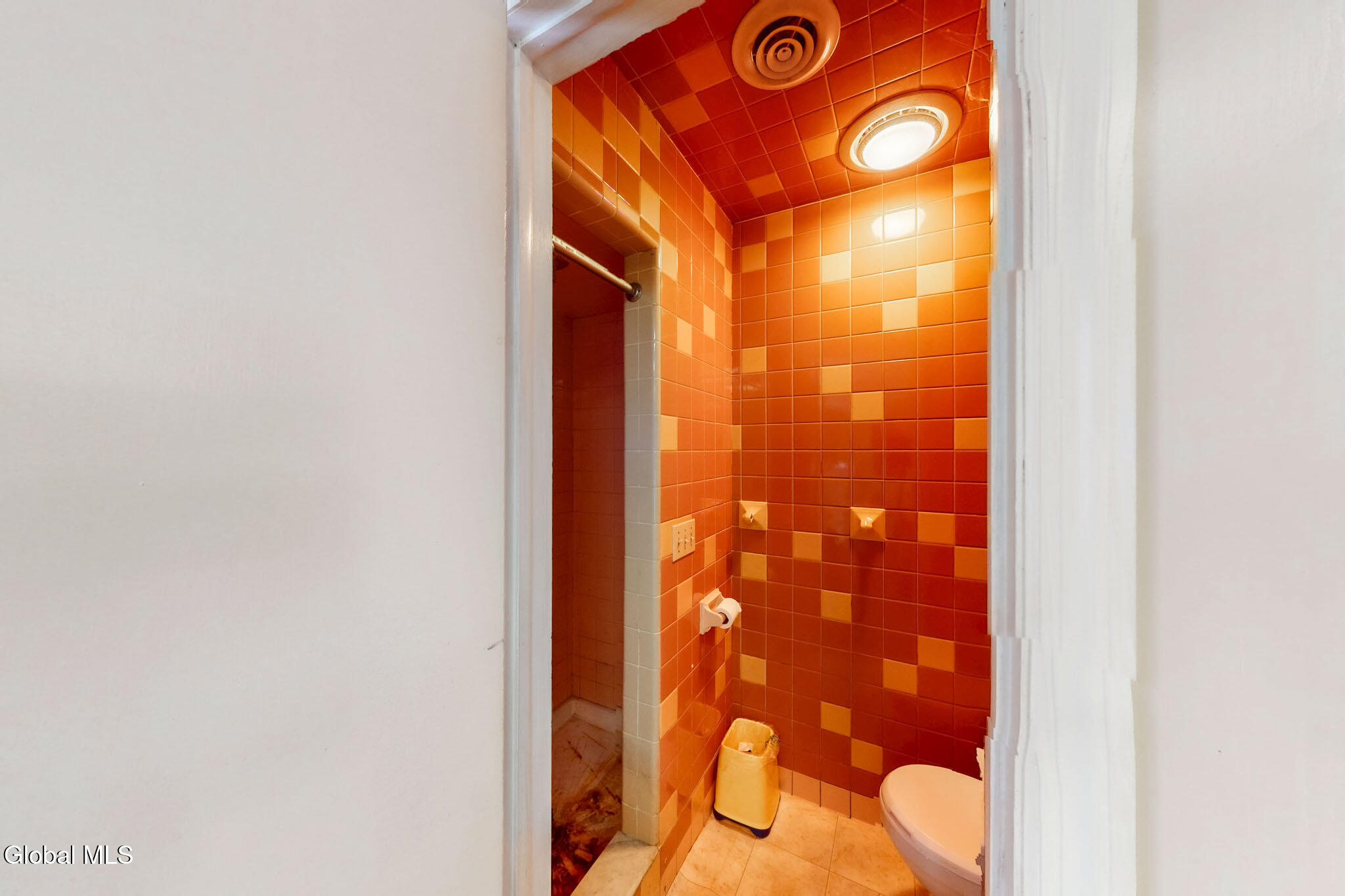 1564 Becker Street Schenectady, NY 12304 - Photo 17 of 22 NON LOGO-16