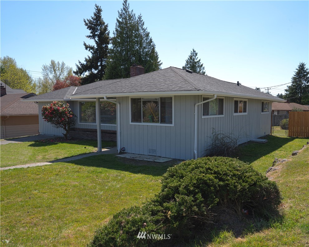 10803 Renton Avenue South Seattle, WA 98178 - Photo 2 of 21 Gallery Image 2