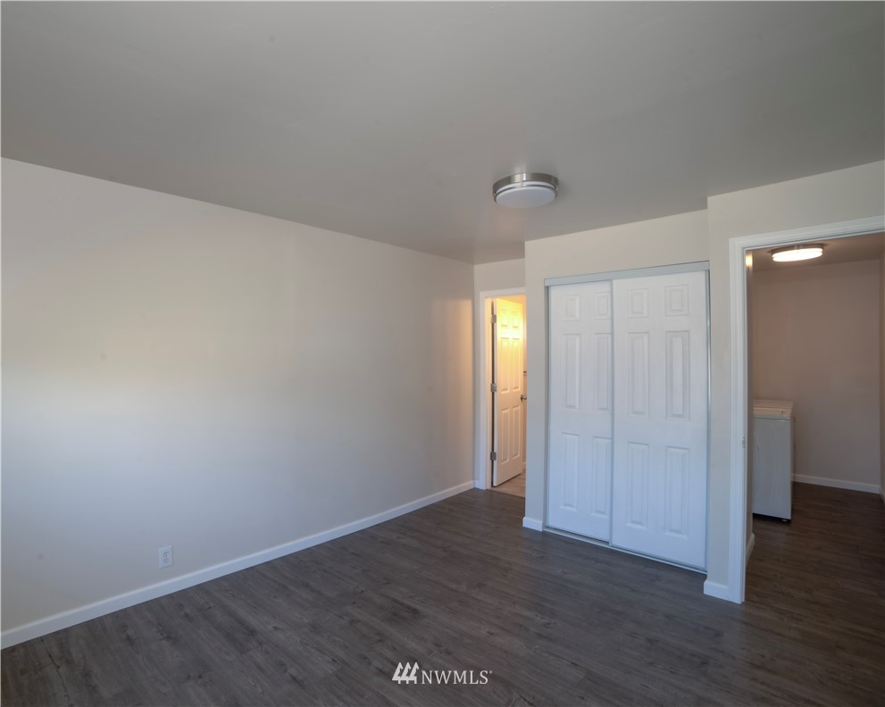 10803 Renton Avenue South Seattle, WA 98178 - Photo 13 of 21 Gallery Image 13