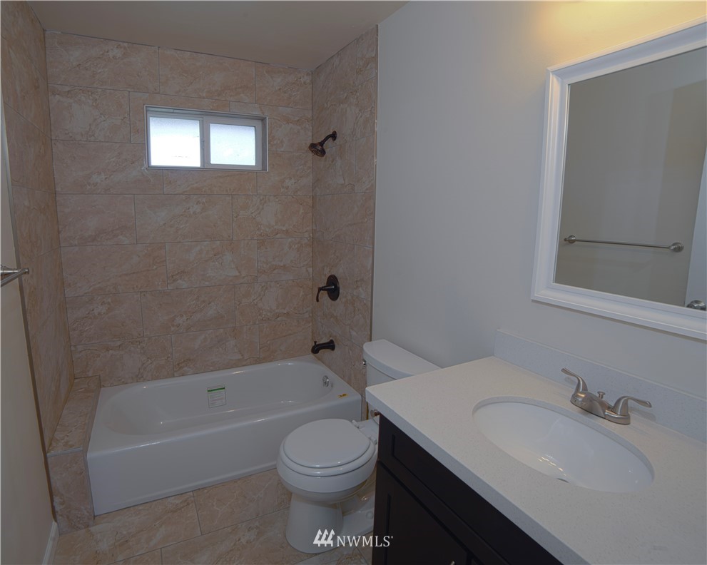 10803 Renton Avenue South Seattle, WA 98178 - Photo 15 of 21 Gallery Image 15