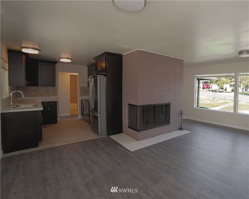10803 Renton Avenue South Seattle, WA 98178 - Photo 6 of 21 Gallery Image 6