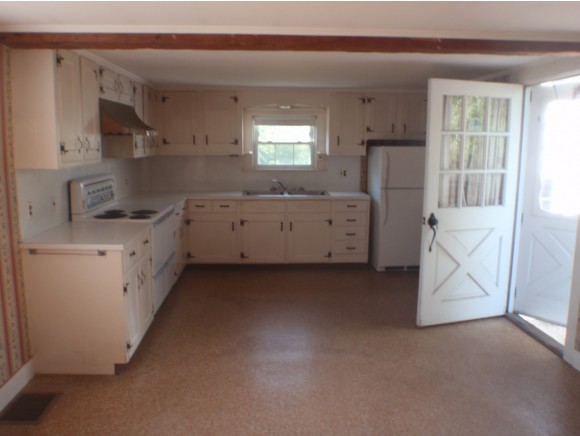376 Dover Road Chichester, NH 03258 - Photo 7 of 20