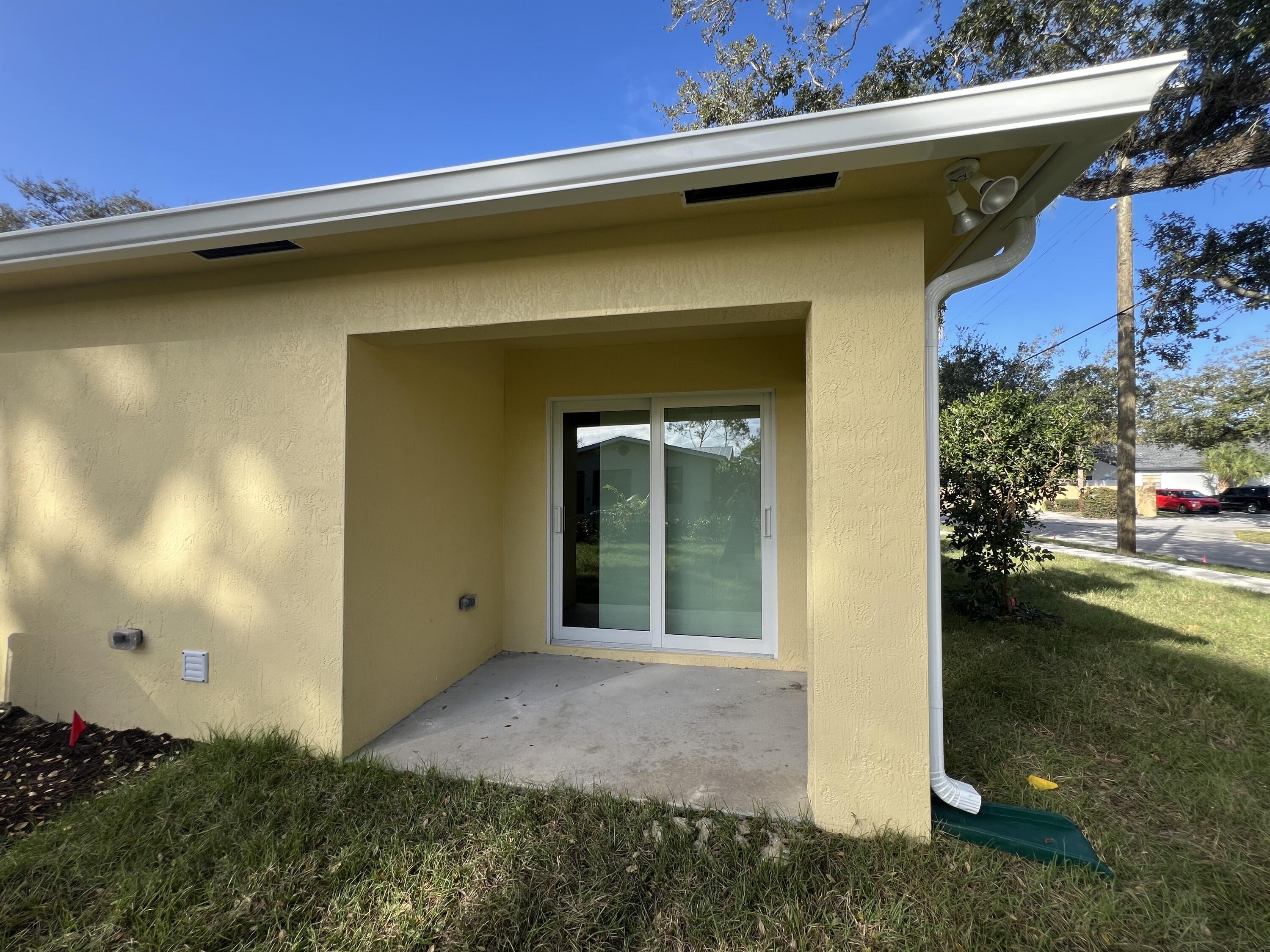1001 Tennessee Avenue, Unit A Fort Pierce, FL 34950 - Photo 11 of 11 a view of a small space