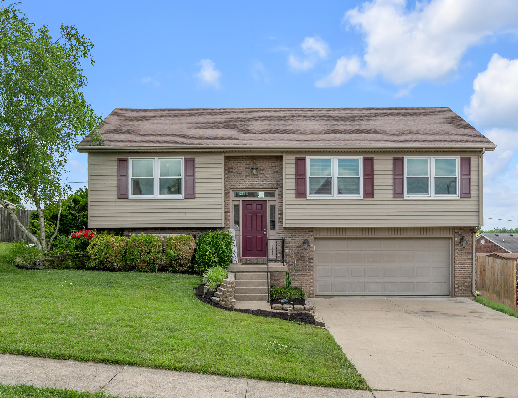 905 Meadow Hill Road Paris, KY 40361 - Photo 2 of 55 TDB_0585