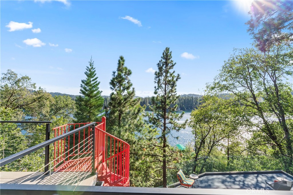 28019 North Shore Road Lake Arrowhead, CA 92352 - Photo 23 of 30