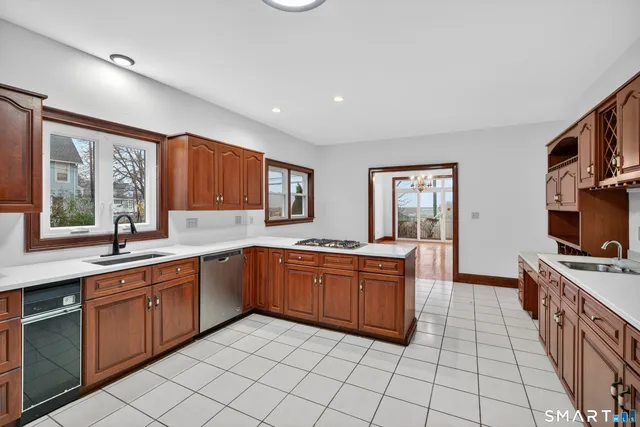 $10,000 | 82 Limewood Avenue, Branford, CT 06405