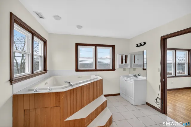 $10,000 | 82 Limewood Avenue, Branford, CT 06405