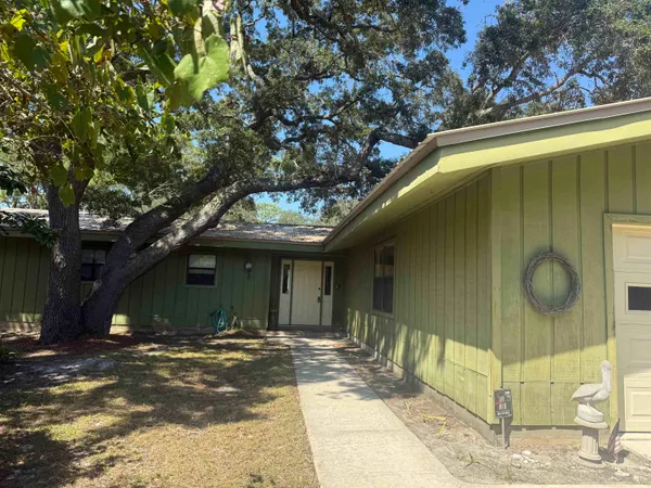$699,900 | 17 South Bay Shore Drive, Eastpoint, FL 32328