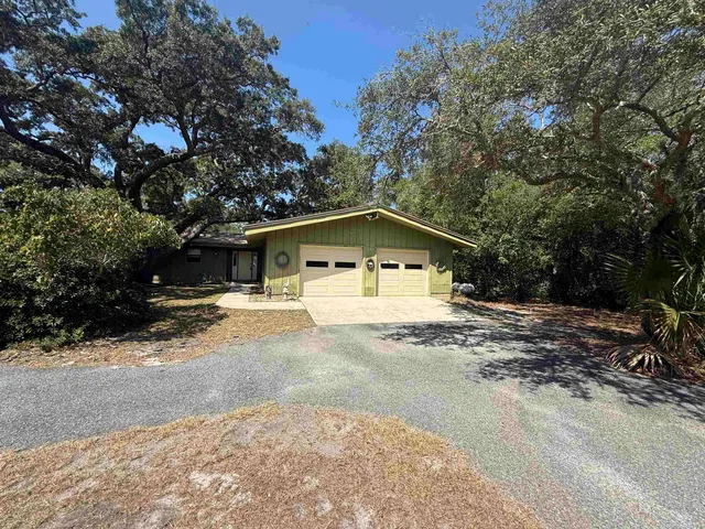 $719,000 | 17 South Bay Shore Drive, Eastpoint, FL 32328