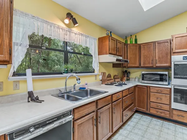 $719,000 | 17 South Bay Shore Drive, Eastpoint, FL 32328